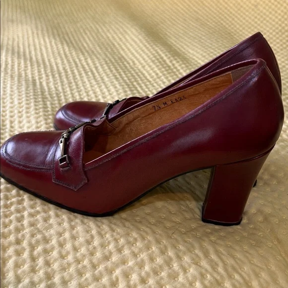 Vintage Etienne Aigner Burgundy Leather Pumps - Picture 5 of 7